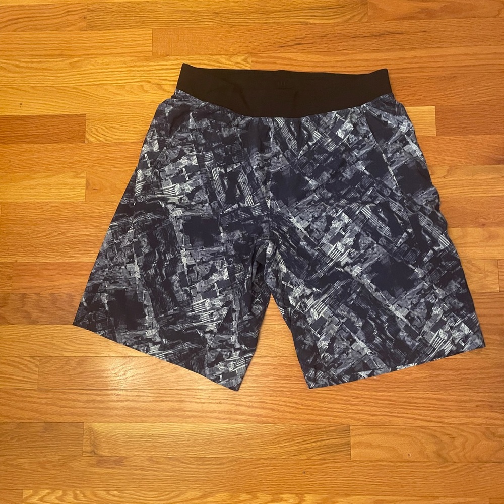 Men’s Lululemon T.H.E Short 11” Linerless -Large